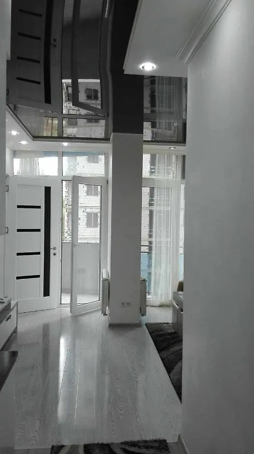 Apartment Zvi Near The Sea Batumi